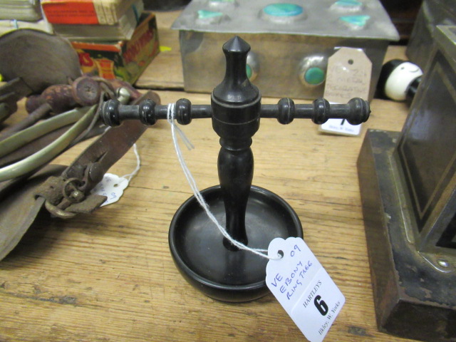 EBONY RING TREE Image