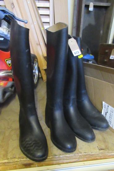 TWO PAIRS OF TOGGI AND HARRY HALL RIDING BOOTS (UK SIZE 6 - 6/12) Image
