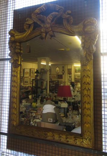 LARGE ORNATE GILT FRAMED MIRROR Image