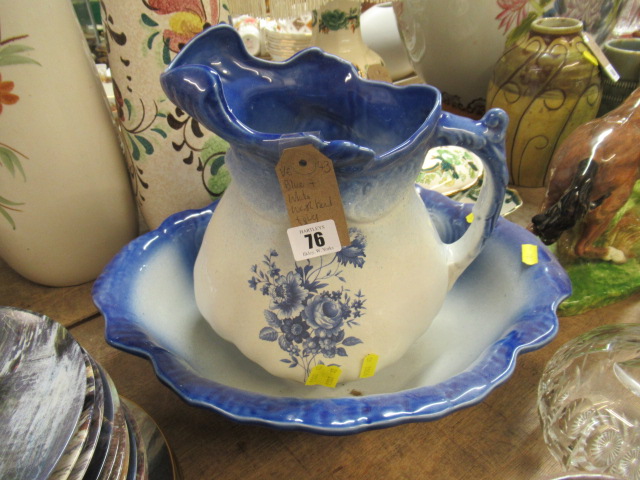 BLUE AND WHITE TOILET JUG AND BOWL Image