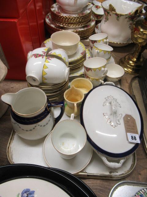 TRAY OF MIXED CERAMICS Image