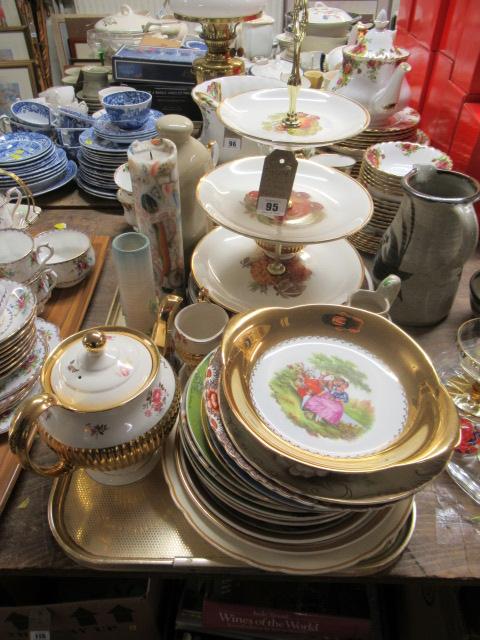 TRAY OF CERAMICS INCLUDING IMARI PLATES ETC Image