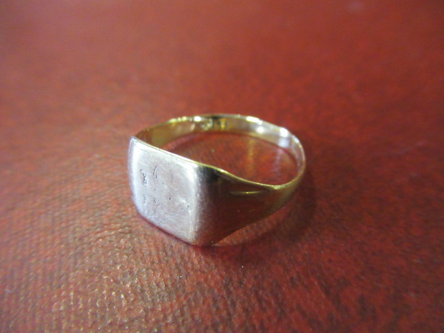 9CT GOLD SIGNET RING - 2.5G Image