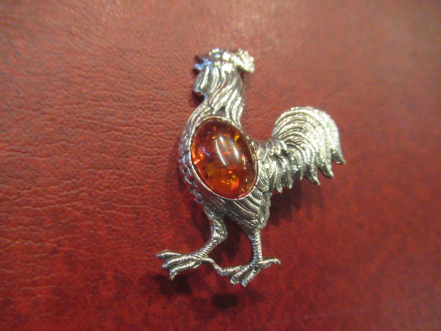 AMBER SET SILVER COCKEREL BROOCH Image