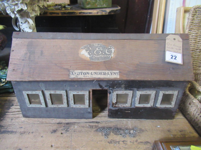 0 GAUGE SCRATCH BUILT TRAIN STATION Image