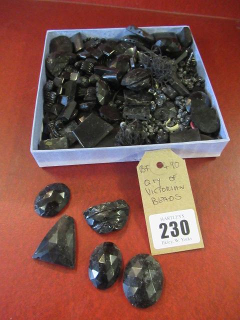 QUANTITY OF VICTORIAN BEADS Image