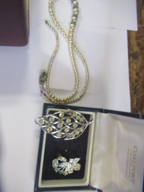 BOX OF COSTUME JEWELLERY ETC Image