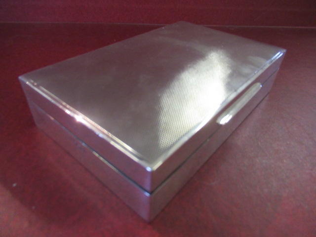 SILVER CIGARETTE BOX Image