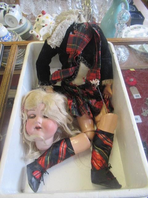 BOX OF MISCELLANEOUS INCLUDING VINTAGE DOLL AND COLLECTABLES Image