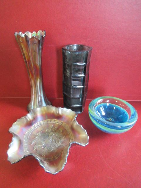 TWO ART GLASS VASES AND TWO GLASS BOWLS Image