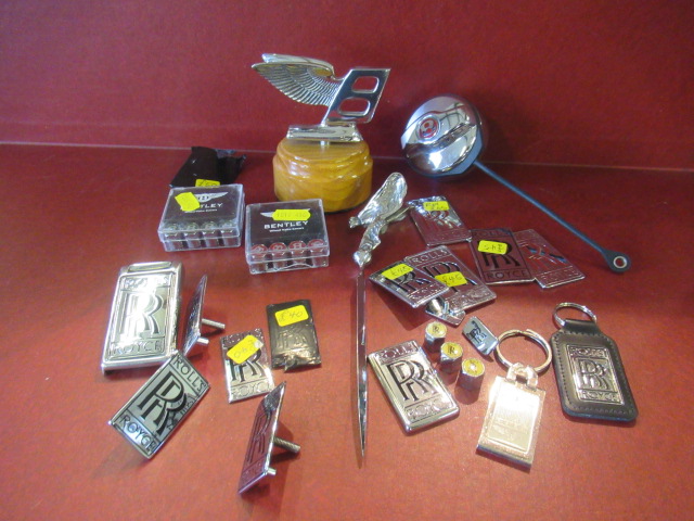BENTLEY MASCOT AND ACCESSORIES Image