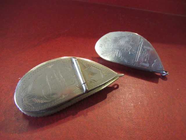 TWO MUSSEL SHELL SNUFF BOXES Image