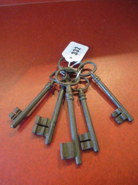 FIVE OLD KEYS Image
