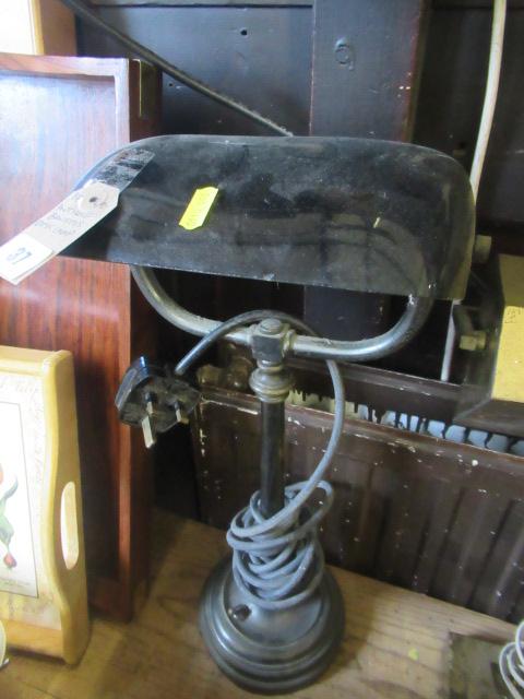 ANTIQUE BANKERS DESK LAMP Image