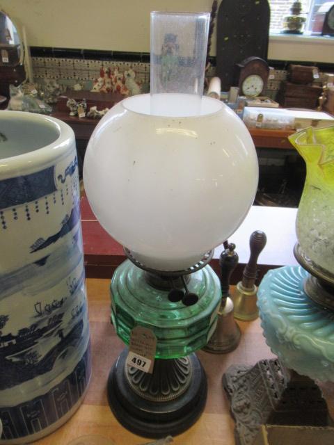 VICTORIAN BRASS AND GLASS OIL LAMP Image