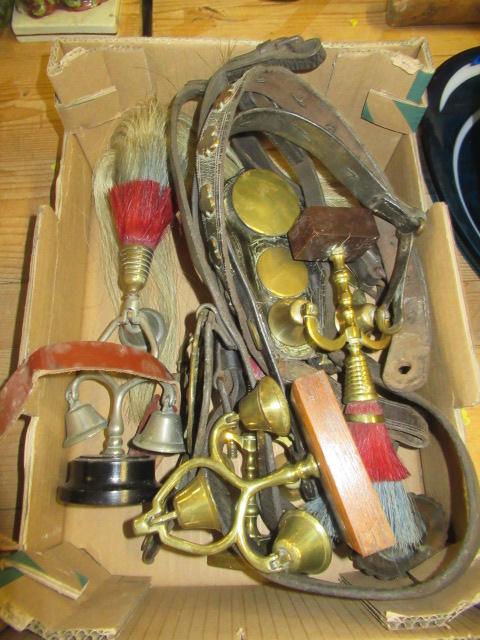 BOX OF HORSE BRASS FINIALS Image