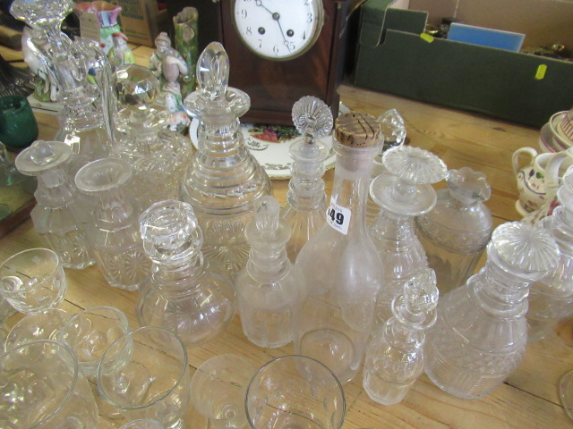 QUANTITY OF DECANTERS Image
