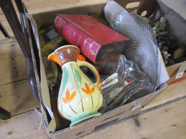 BOX OF COLLECTABLES INCLUDING CADBURYS NOVEL CONFECTIONERY TIN Image