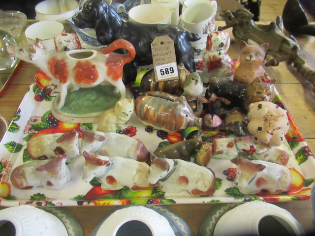 TRAY OF ANTIQUE AND LATER CERAMIC ANIMALS Image