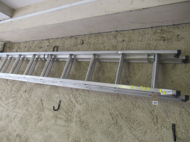DOUBLE EXTENDING ALUMINIUM LADDERS Image