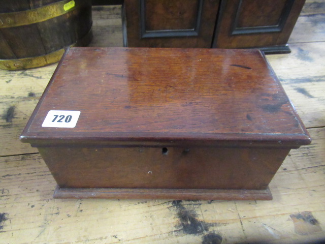 MINIATURE ANTIQUE OAK CHEST Image