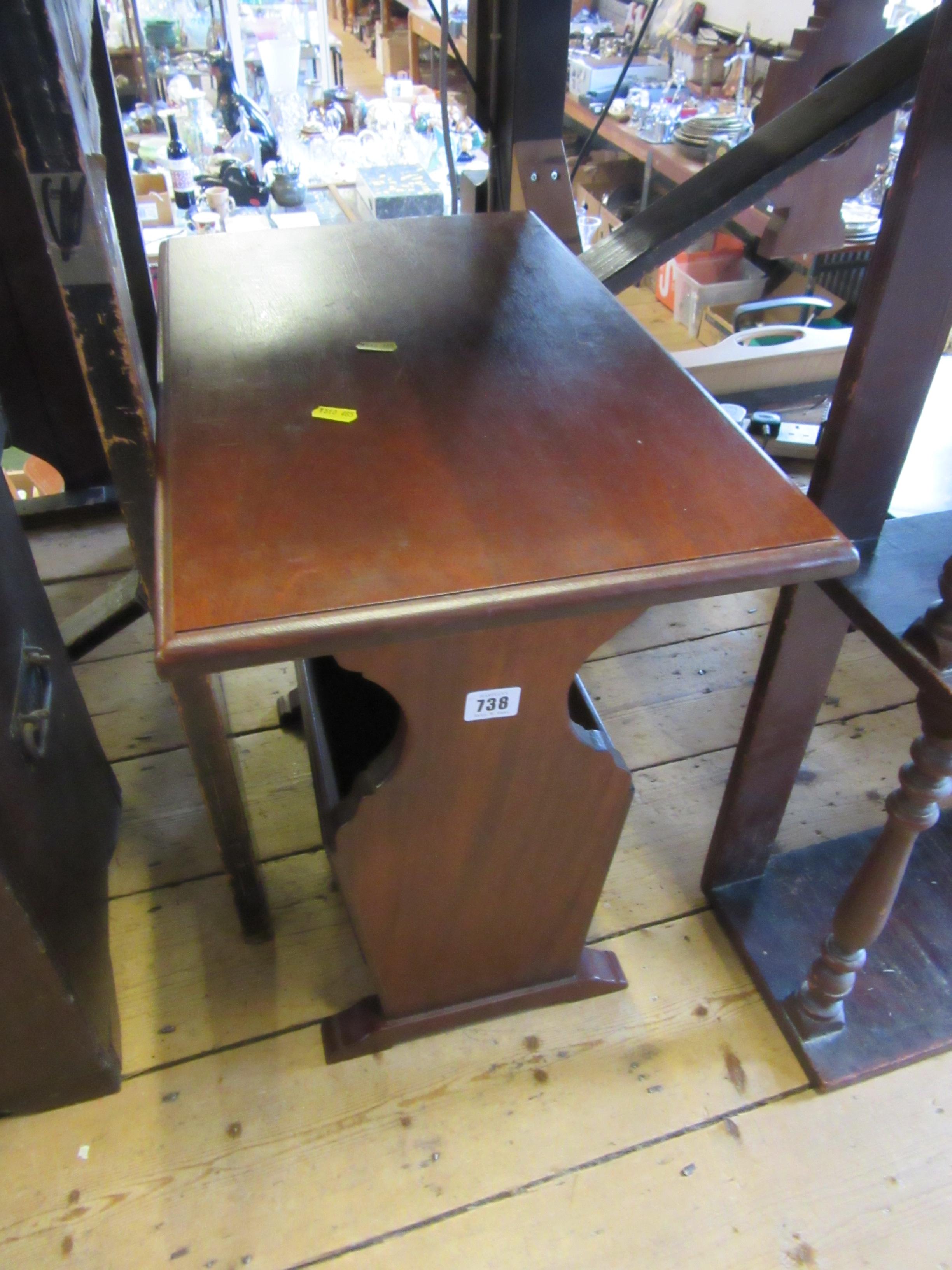 MAGAZINE RACK/SIDE TABLE Image