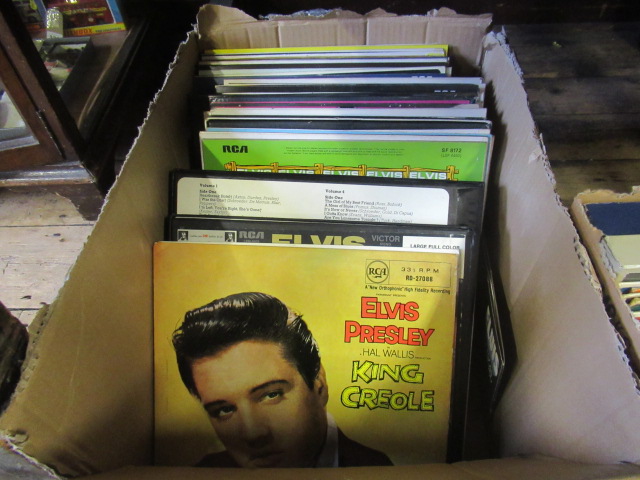 LARGE BOX OF ELVIS PRESLEY LP RECORDS Image
