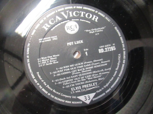 LARGE BOX OF ELVIS PRESLEY LP RECORDS Image