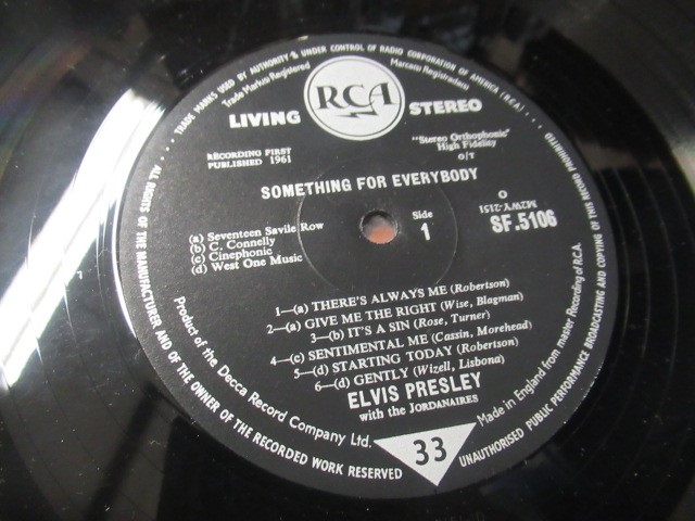 LARGE BOX OF ELVIS PRESLEY LP RECORDS Image