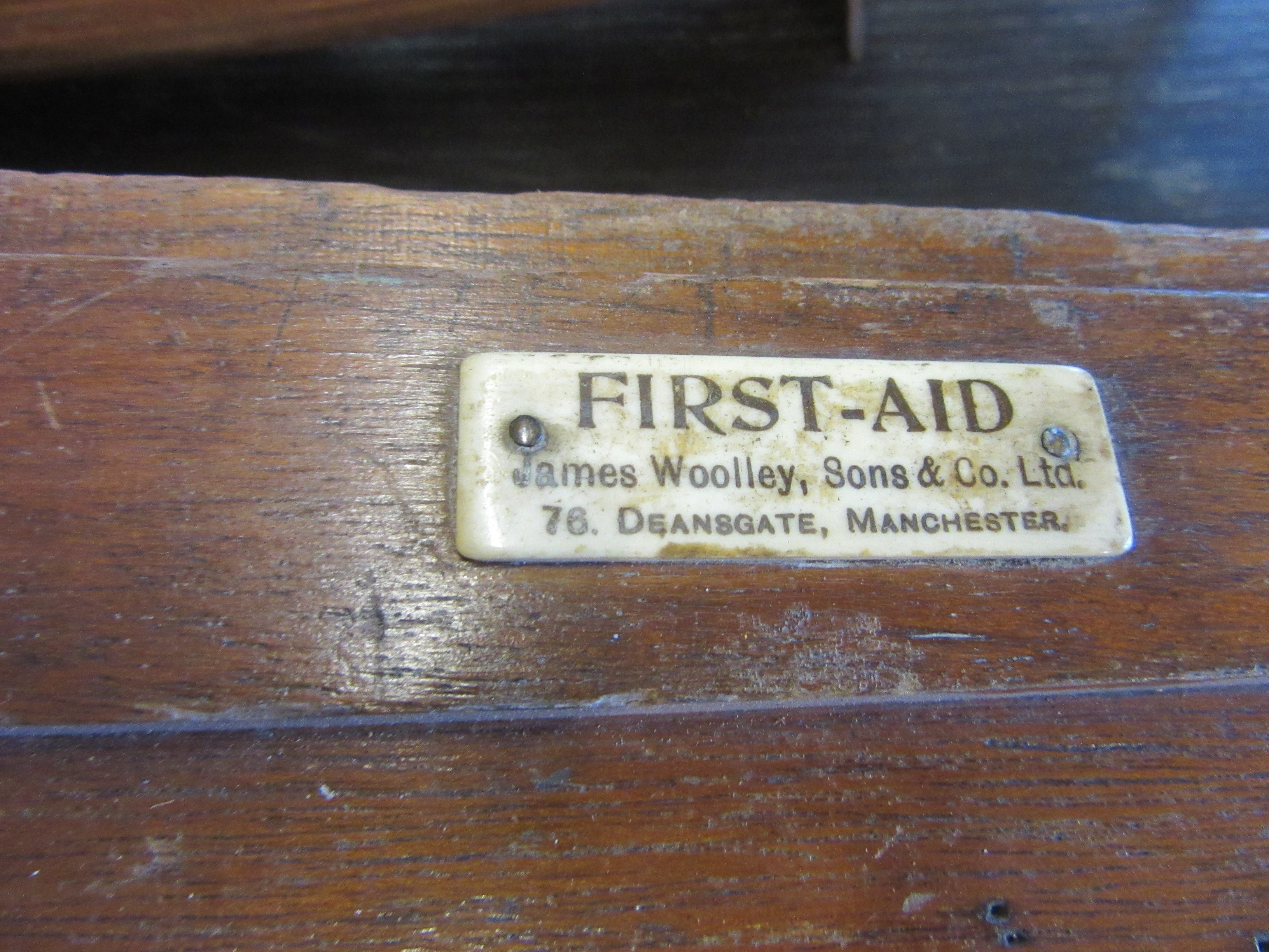 VINTAGE FIRST AID BOX Image