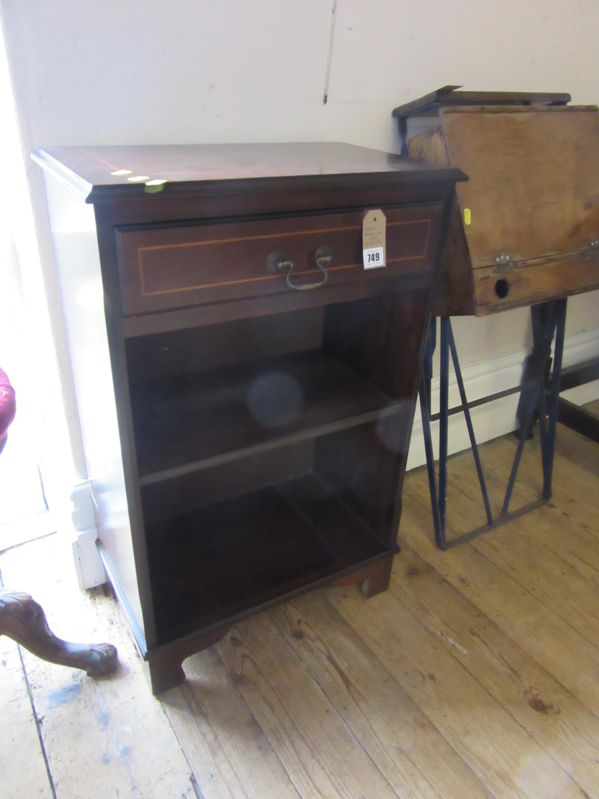 SMALL BOOKCASE WITH DRAWER Image