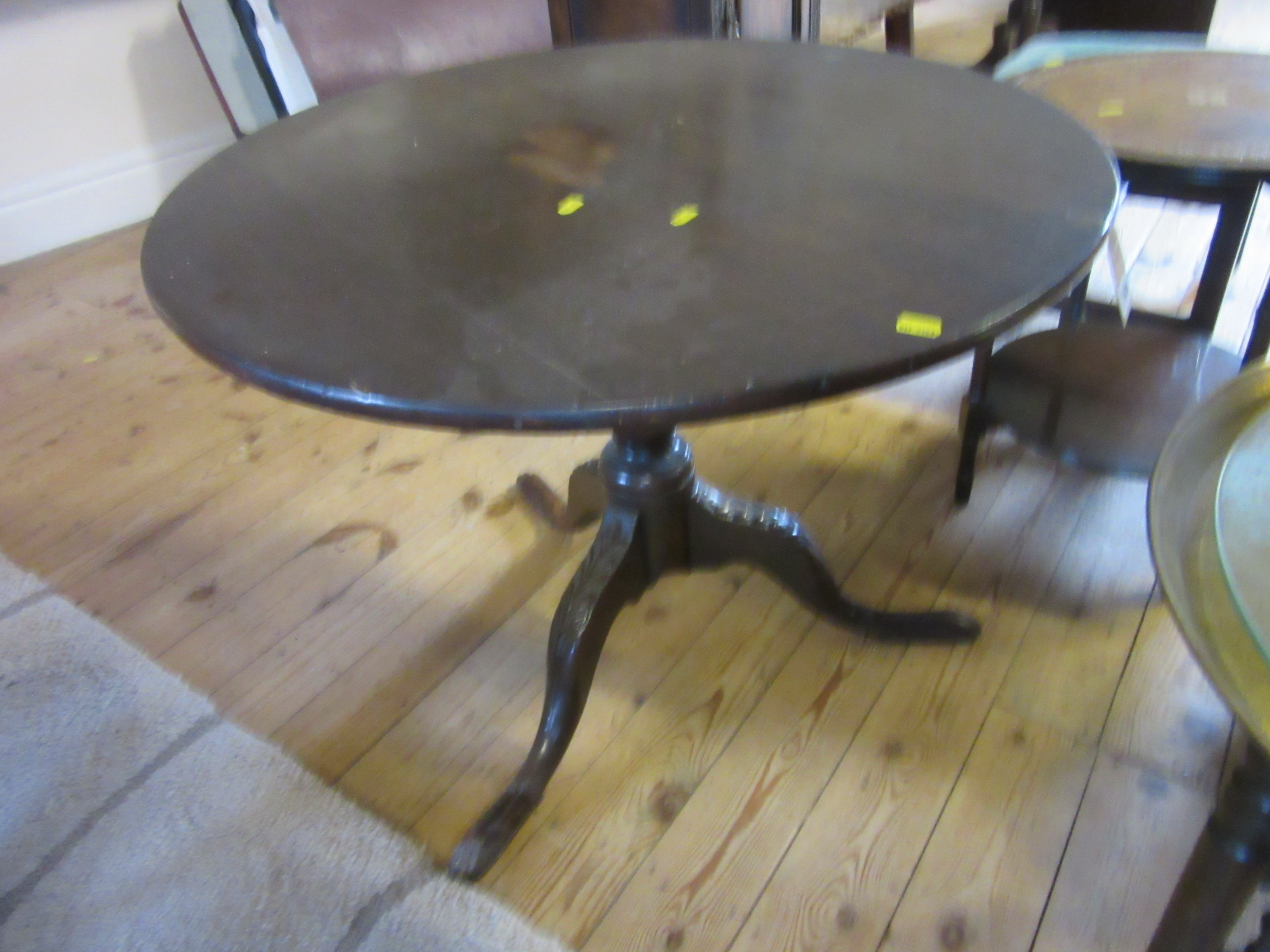 CIRCULAR PEDESTAL TABLE Image
