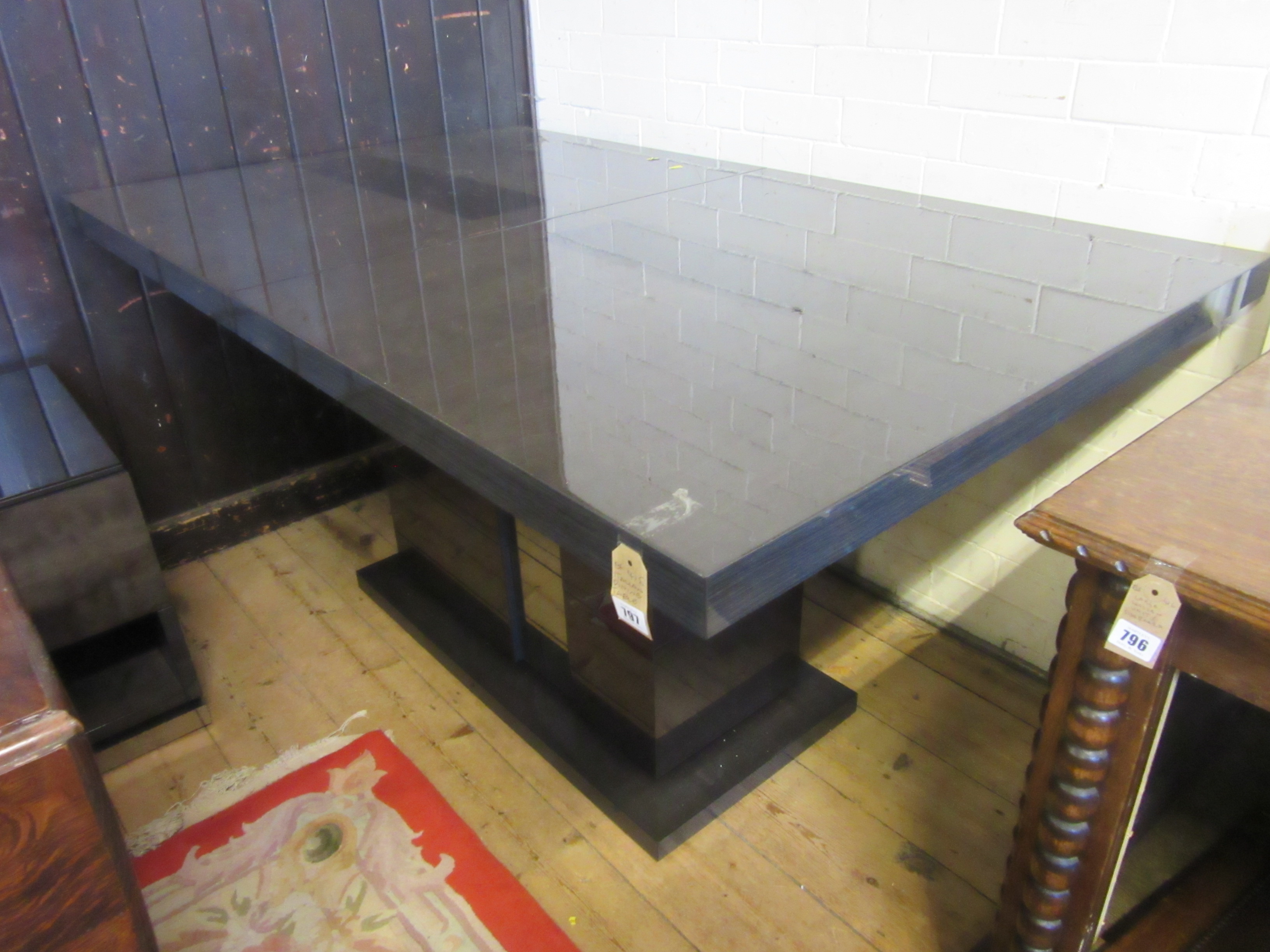 ITALIAN DINING TABLE Image