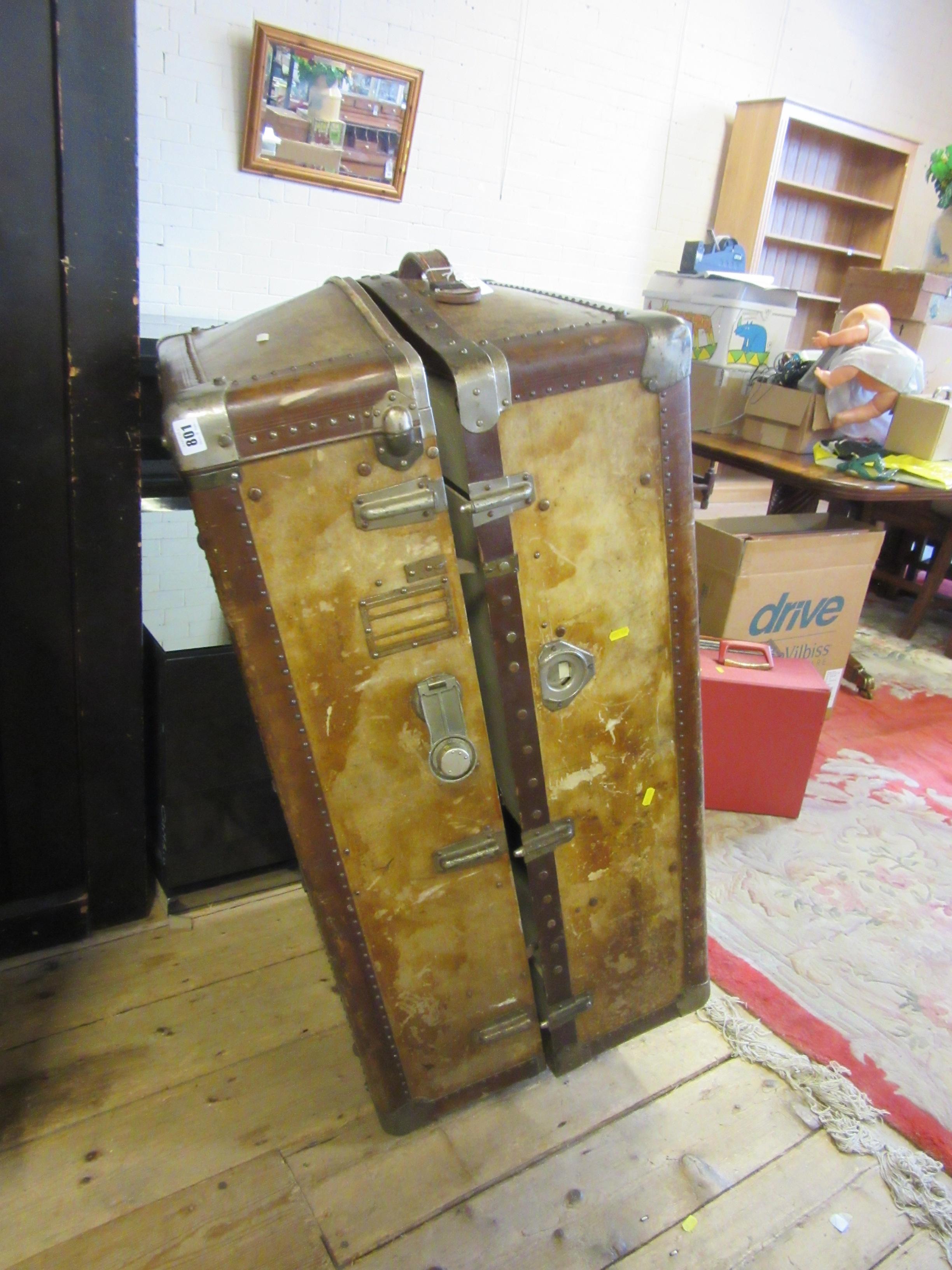 STEAMER TRUNK Image
