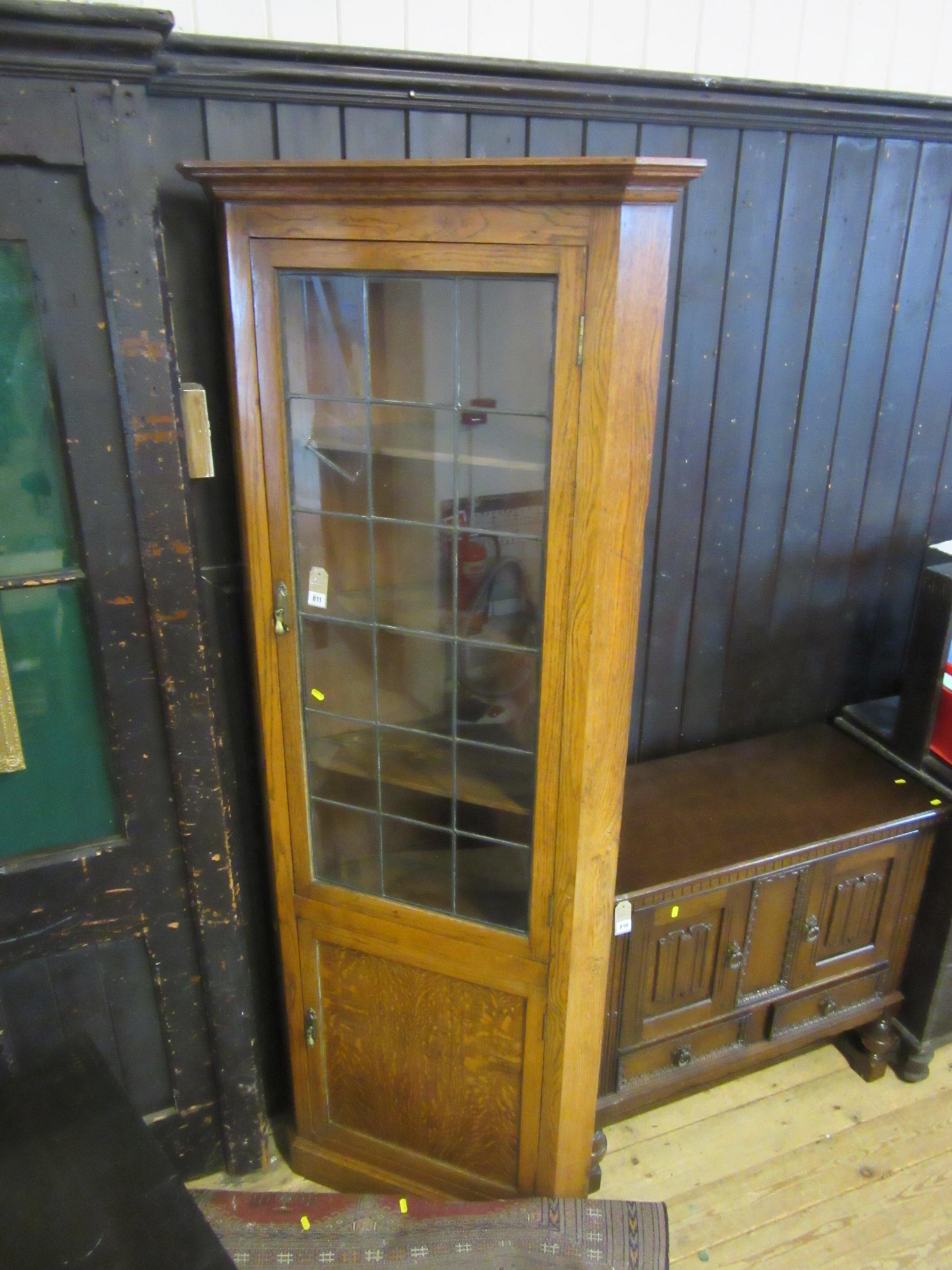 TALL GLAZED CORNER UNIT Image