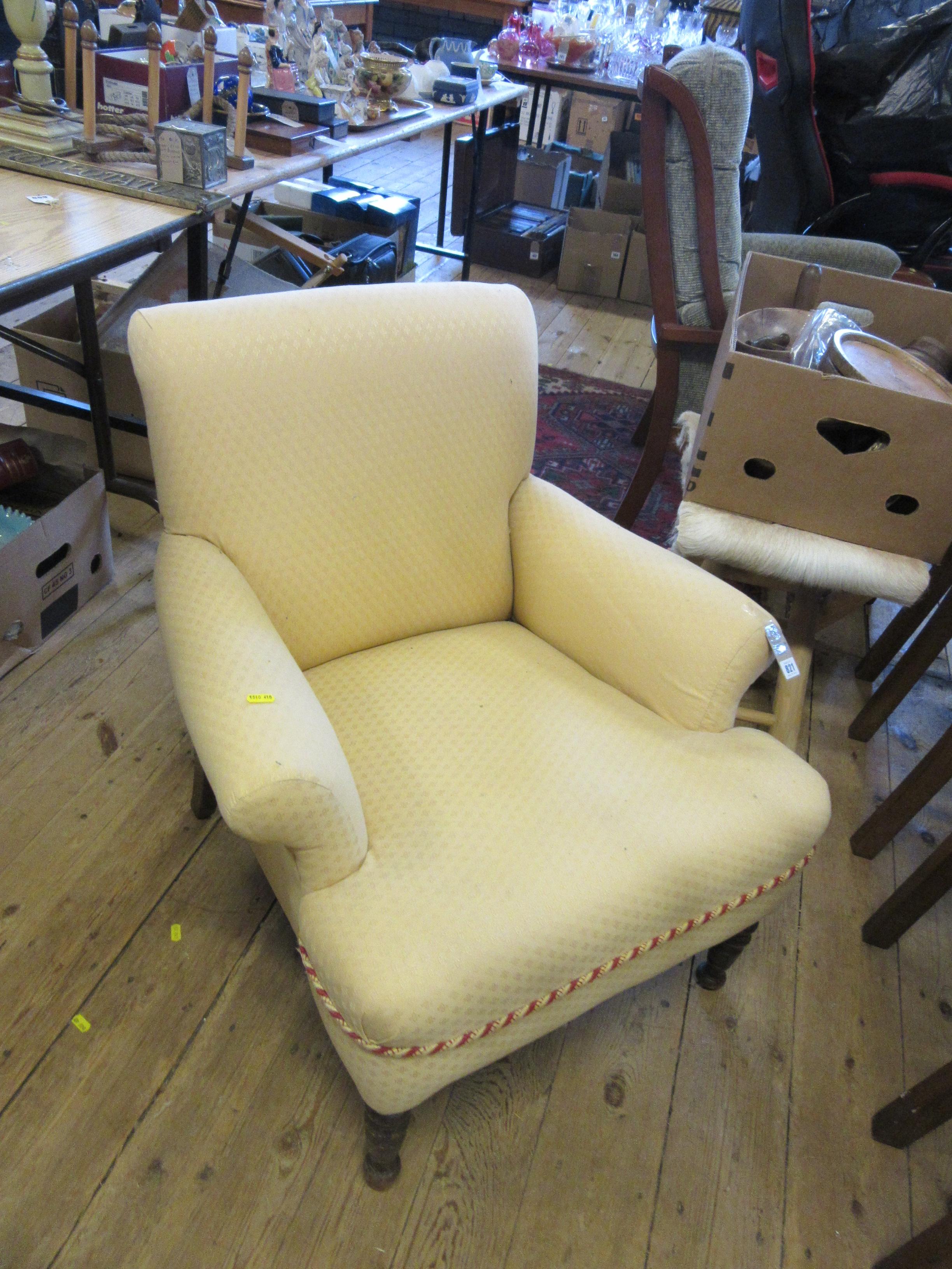 YELLOW UPHOLSTERED BEDROOM CHAIR Image