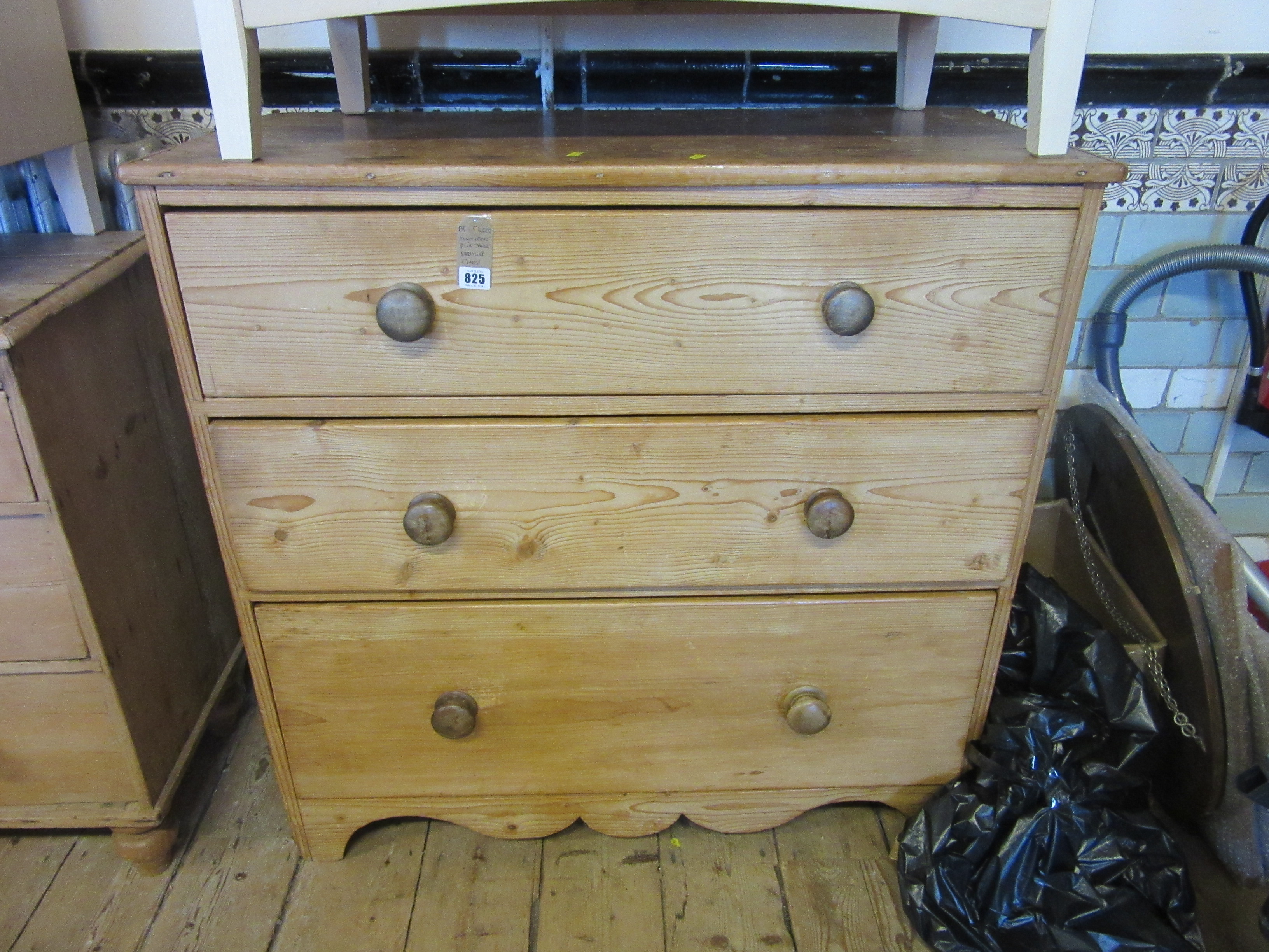 ANTIQUE PINE THREE DRAWER CHEST Image