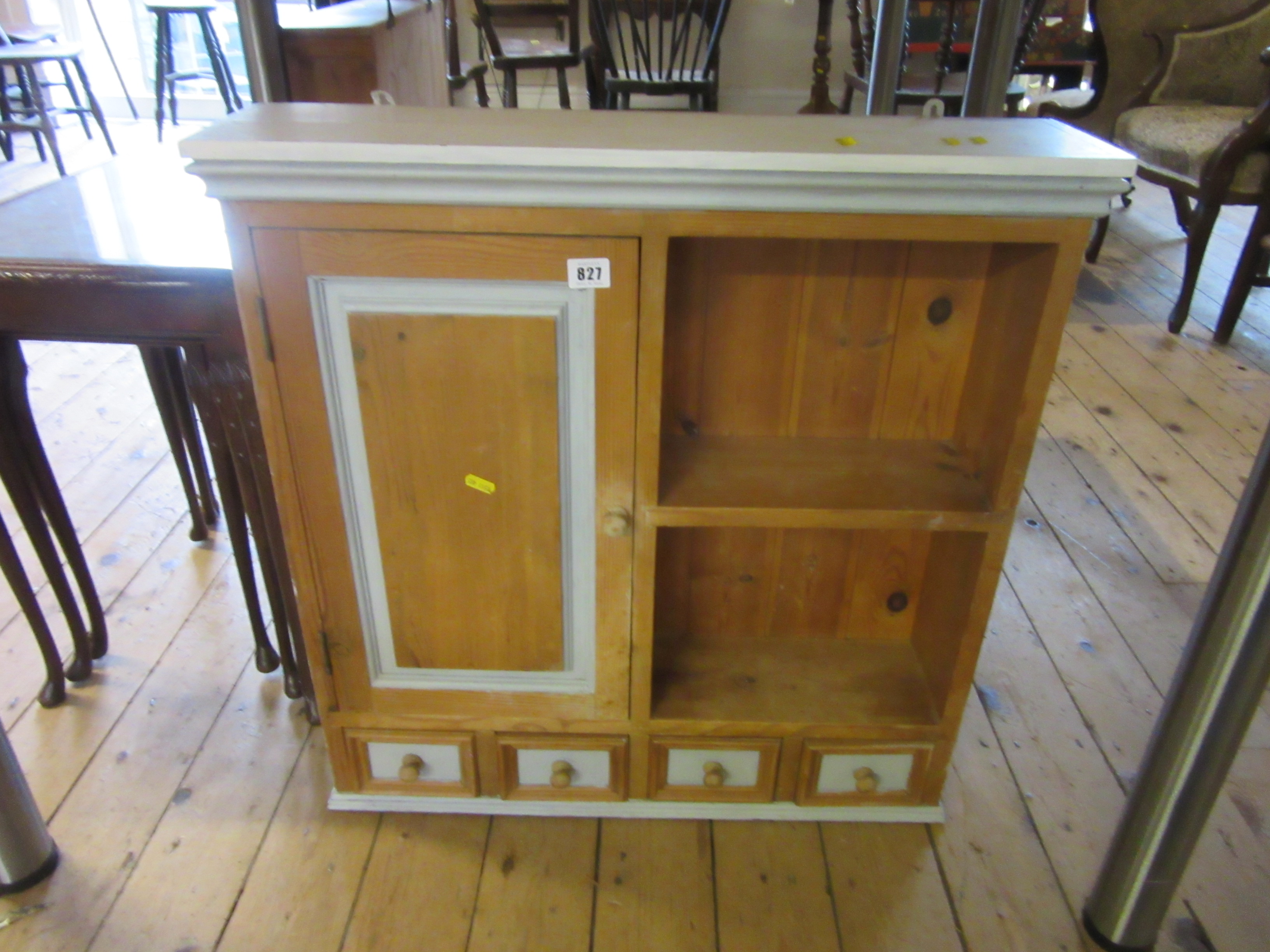 WALL MOUNTED KITCHEN CUPBOARD Image