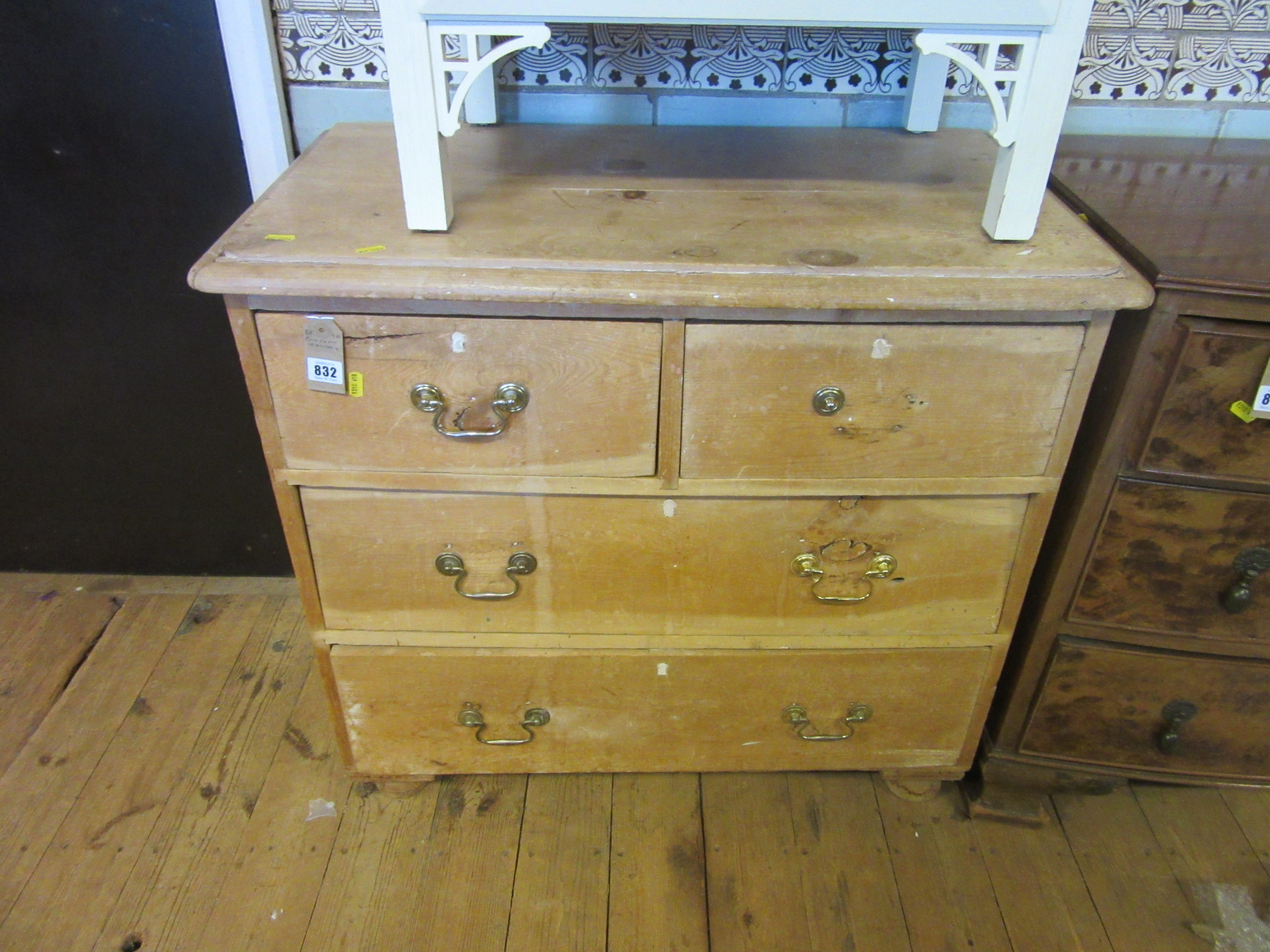 PINE CHEST OF DRAWERS Image