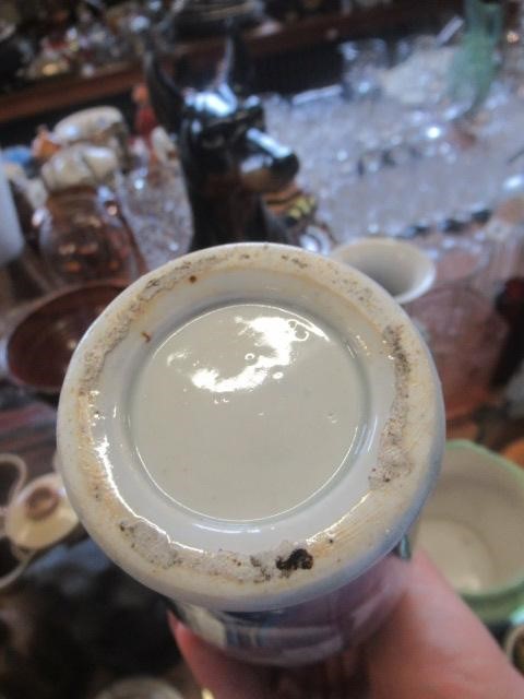 TRAY OF CERAMICS INCLUDING MEISSEN, SPODE AND ORIENTAL ITEMS Image