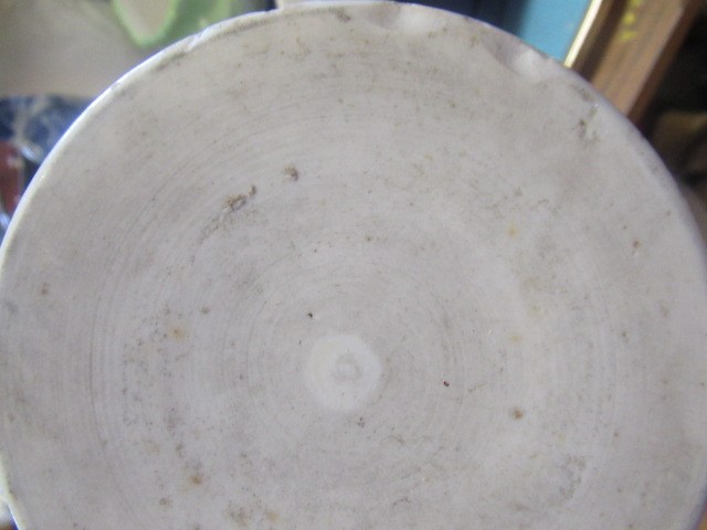 TRAY OF CERAMICS INCLUDING MEISSEN, SPODE AND ORIENTAL ITEMS Image