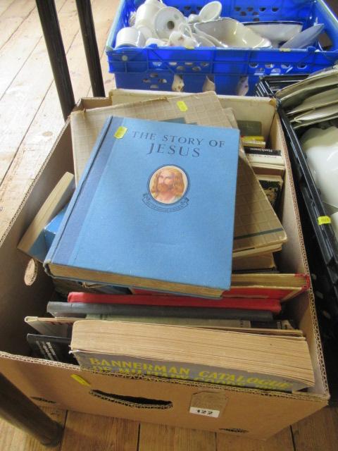 BOX OF VINTAGE BOOKS INCLUDING 1950'S IDEAL HOME BOOKS Image