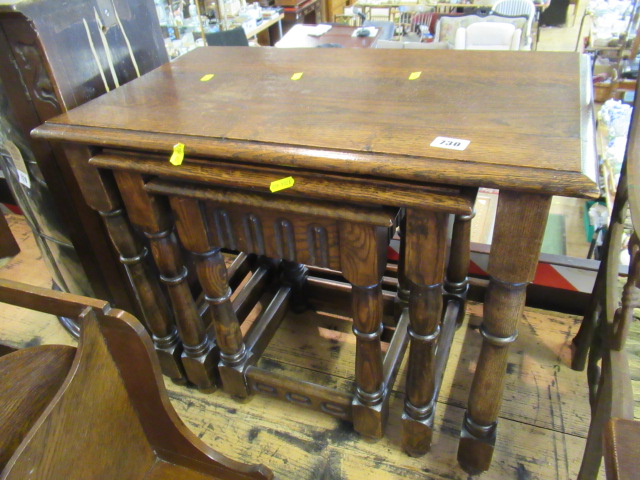OAK NEST OF TABLES Image