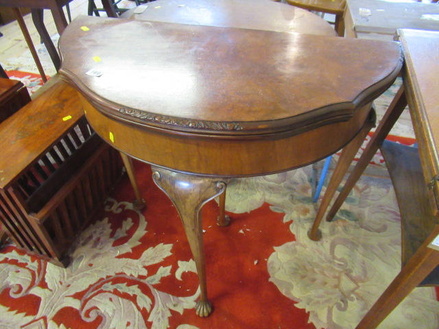 WALNUT DEMI LUNE TABLE Image