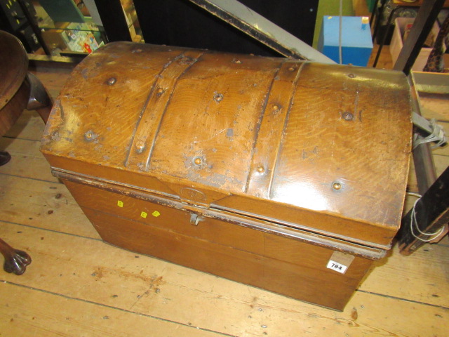 LARGE METAL CHEST Image