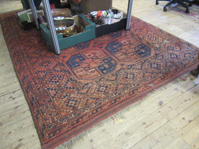 LARGE RED PATTERNED RUG Image