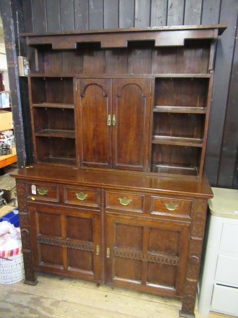 OAK DRESSER Image
