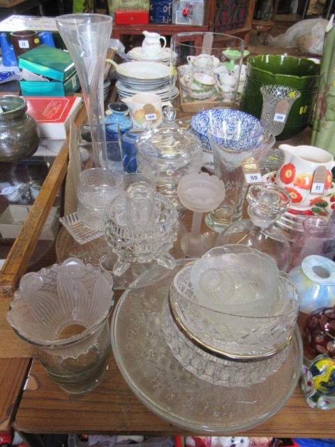 QUANTITY OF GLASS Image