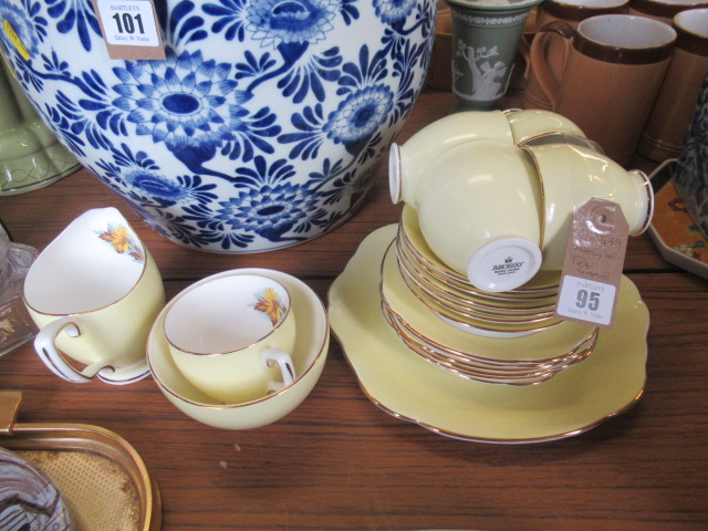 QUANTITY OF TEAWARE Image