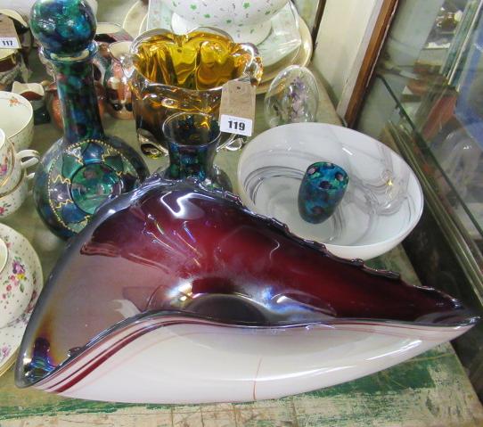 QUANTITY OF COLOURED GLASS Image